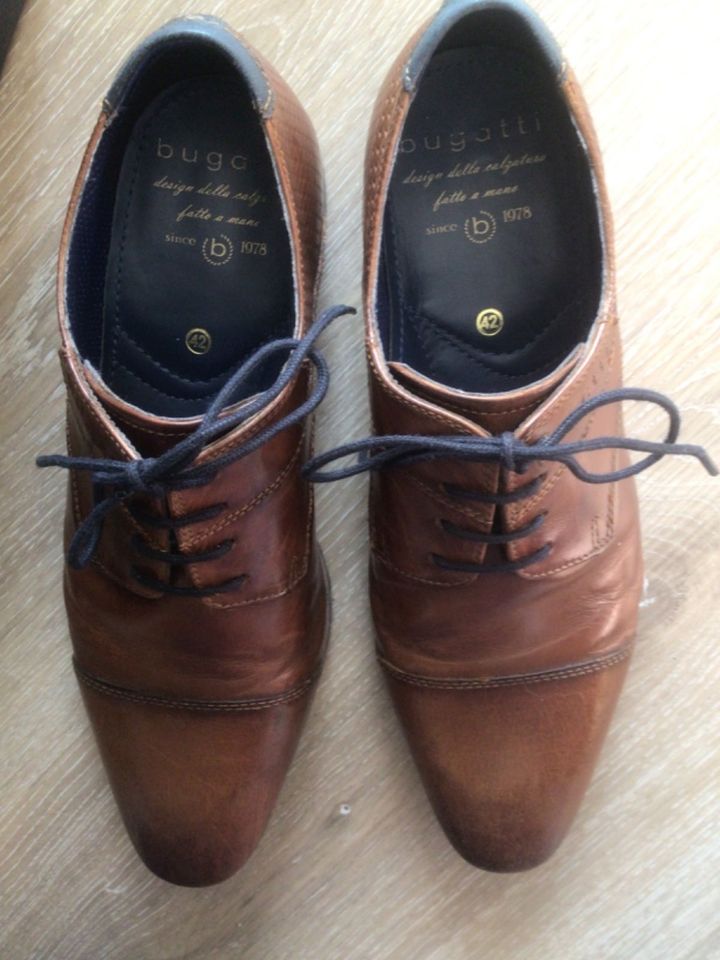 Bugatti Schuhe, Gr. 42, cognac, Leder, kaum getragen in Langenhorn