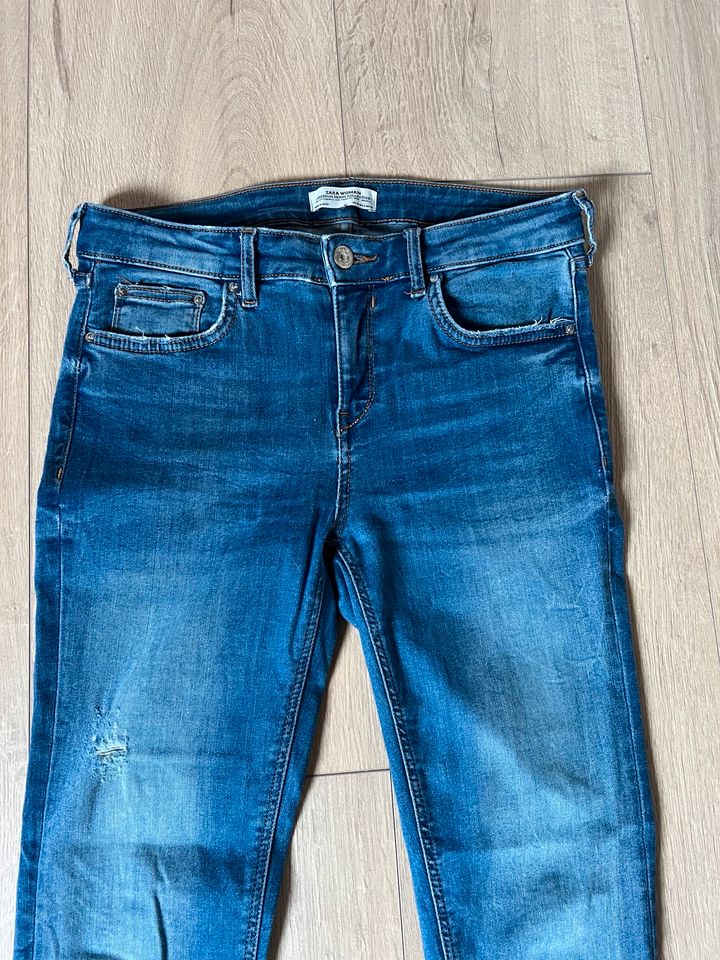 Blaue Jeans von Zara in Hof (Saale)