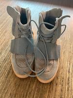 Yeezy 750 light gray glow in the dark 45 UK 11 sehr gut erhalten Kr. Dachau - Dachau Vorschau
