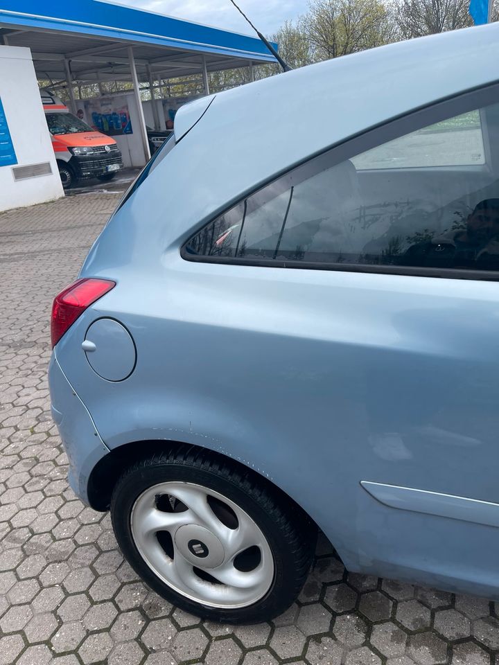 Opel corsa in Magdeburg