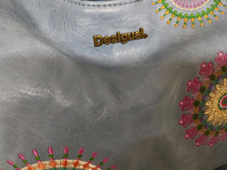 Damen Tasche Desigual in Meßkirch