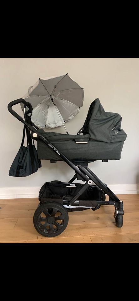 Britax Go Next Kinderwagen mit viel Zubehör in Hamburg