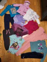 Kleiderpaket 92/98 Hosen, T-Shirts, Pullover, Jumpsuit Altona - Hamburg Ottensen Vorschau