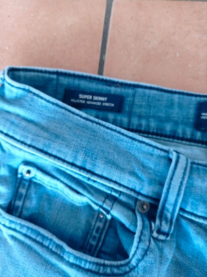 Hollister Jeans W. 31 L. 32 Neuwertig in Tespe