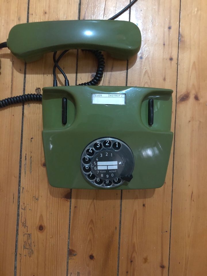 Telefon alt grün in Kirchen (Sieg)