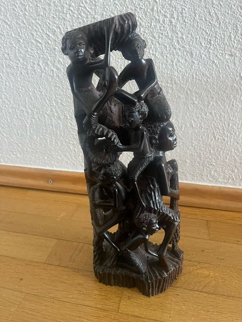 Figurengruppe aus Ebenholz in Reutlingen