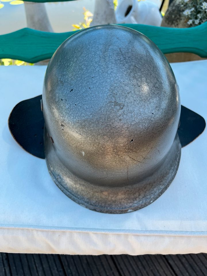 Alter Feuerwehrhelm, Stahlhelm ?, Rarität in Borgsdorf