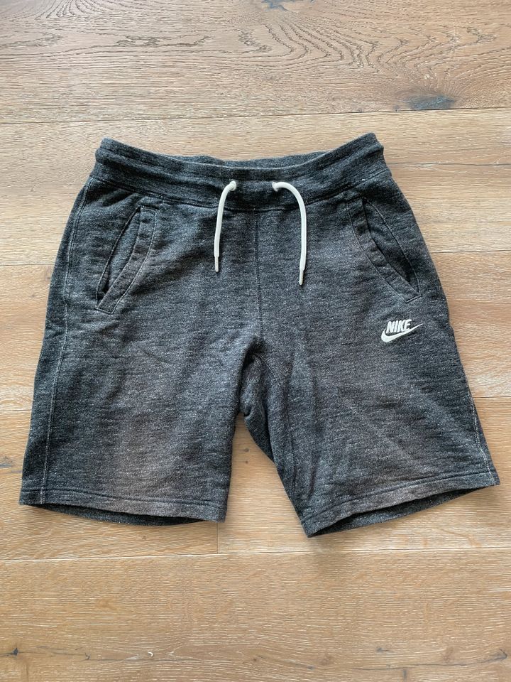 Nike NSW Legacy Shorts schwarz grau Gr XS Tech Fleece Pant ACG in Düsseldorf