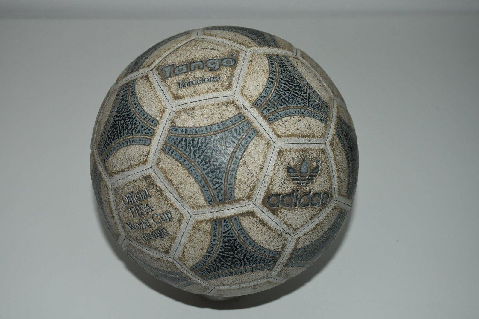 Adidas tango mundial 82 online