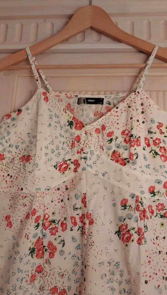 Trägerbluse Top Trägerhemd Bluse mit Blumen Only in Neuffen