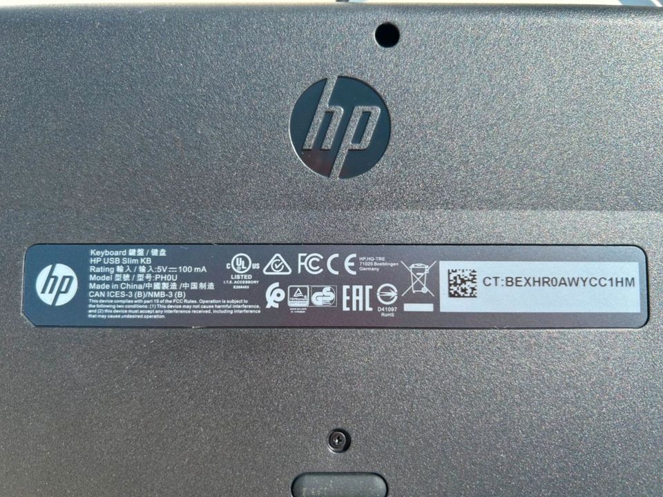 HP  PC- Tastatur in Weinbergen