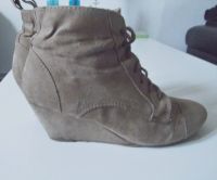 Zara Schuhe Boots Keilabsatzschuhe Wildleder Style beige Berlin - Lichtenberg Vorschau