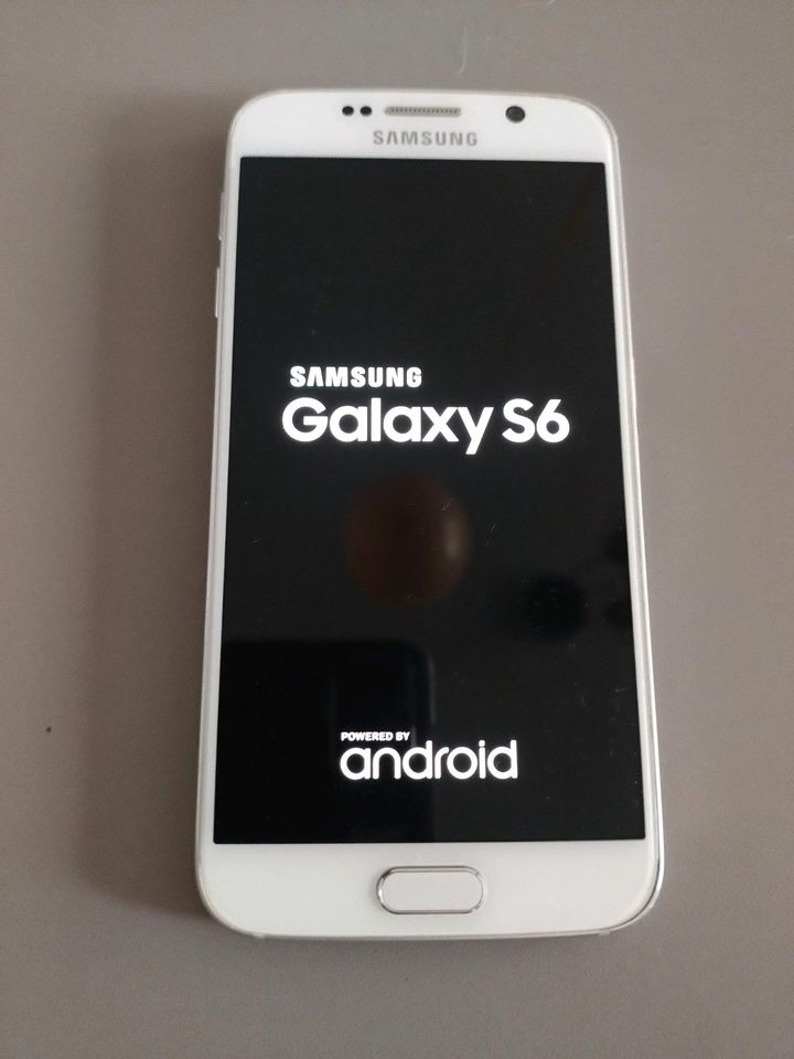 Smartphone Samsung Galaxy S6 weiß inkl Zubehör in Sarstedt