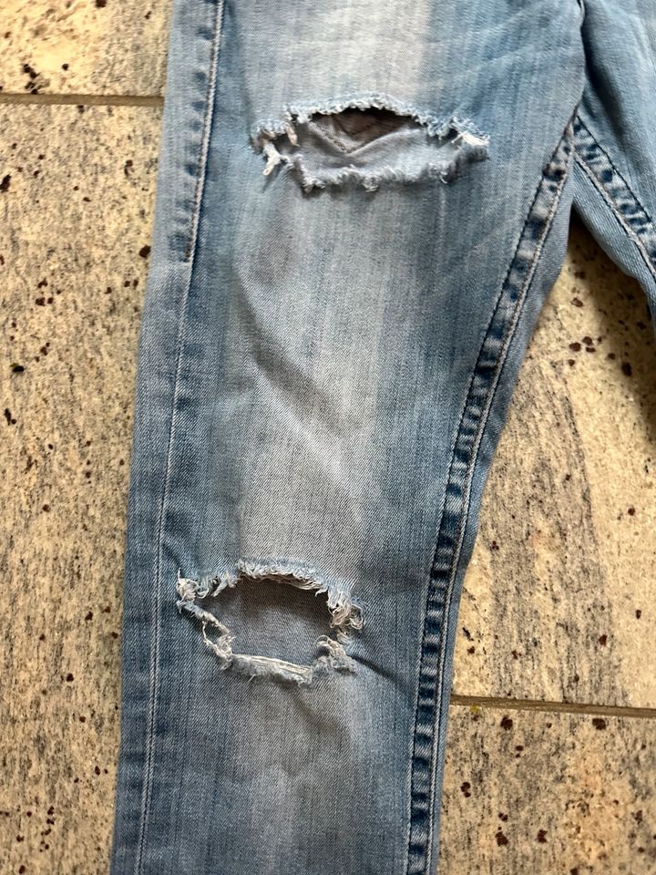 Herrlicher Jeans Ripped Jeans Used Look Destroyed 90s in 26/32 in Speyer