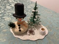 Antiker Schneemann mit Weihnachtsbaum und Kerzenständer Bayern - Untersiemau Vorschau