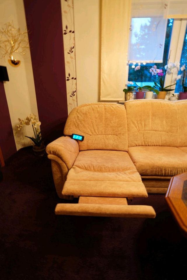 Hochwertige Couch!!  + Wohnwand (Wohnzimmer Schrank) in Zahna-Elster