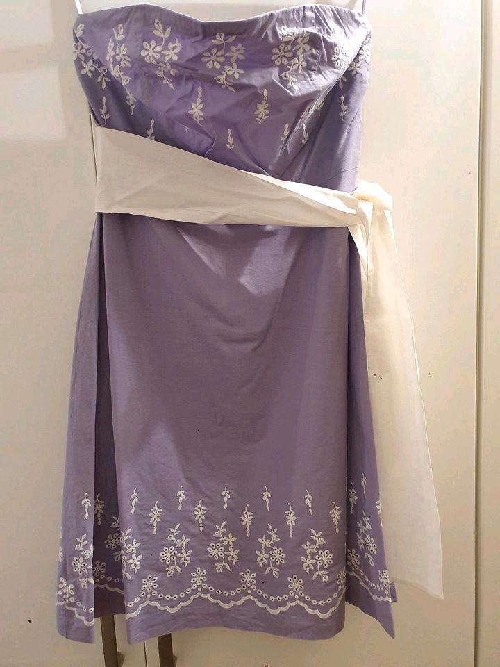Kleid A-Linie trägerlos mit Schleife Orsay Gr. 40 in Mönkeberg