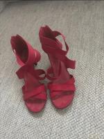 Rote Absatzschuhe Bayern - Abenberg Vorschau