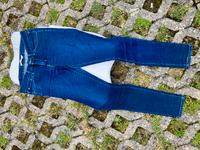 Levis Jeans Skinny Größe 28 (Neuzustand!) Hessen - Königstein im Taunus Vorschau