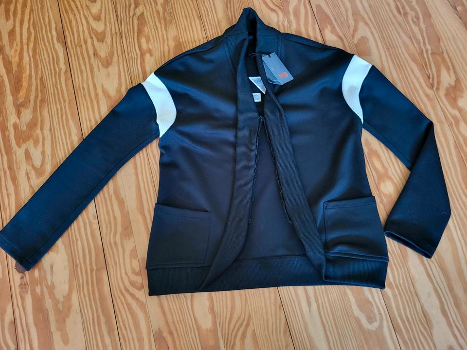 Adidas Yohji Yamamoto Y-3 Trainingsjacke, Gr. S in Harburg - Hamburg  Eißendorf | eBay Kleinanzeigen ist jetzt Kleinanzeigen