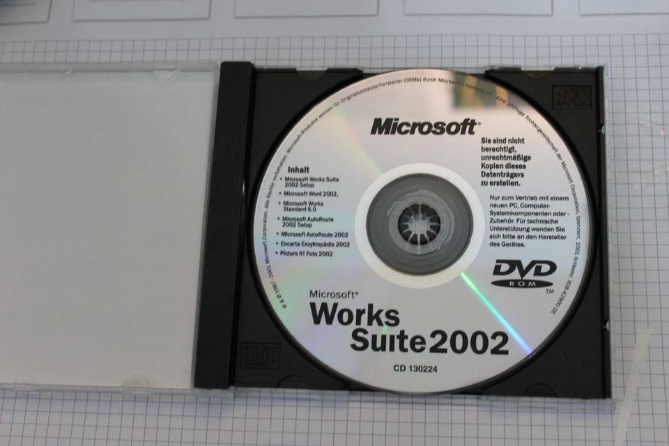 Microsoft Works Suite 2002 (CD und Lizenz) in Leipzig