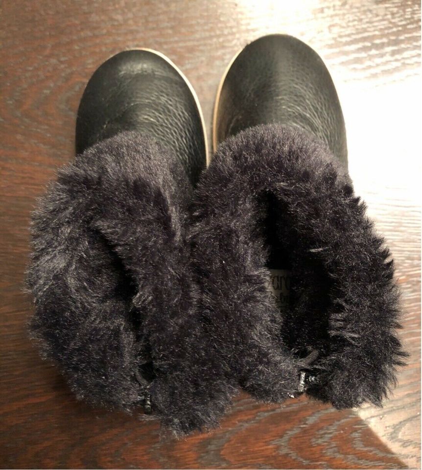 Zara Baby Stiefel 25 NEU gefüttert warm schwarz Faux Fur in Filderstadt