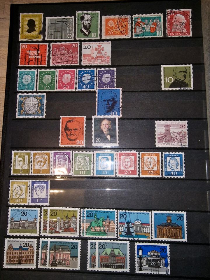 Briefmarkenalbum mit Briefmarken (Deutschland) in Iserlohn