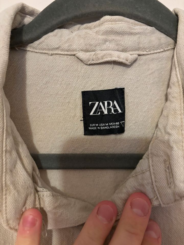 Schönes Zara Hemd in Beige (M) in Hannover