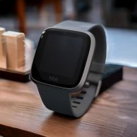 Fitbit Versa Lite Smartwatch Bayern - Coburg Vorschau
