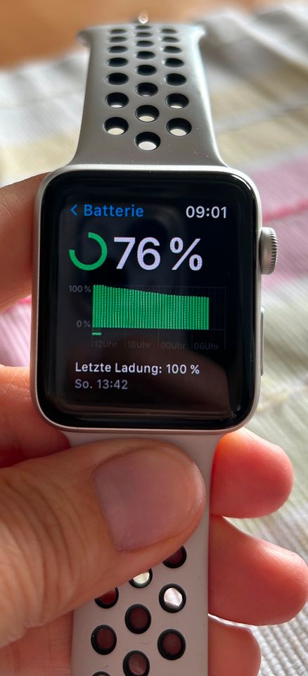 Apple Watch Series 3 Nike grau in Freudenstadt