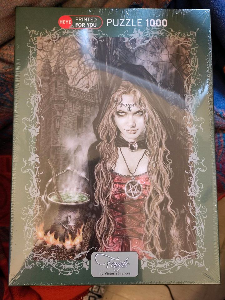 Witch (Victoria Frances) Puzzle in Hannover