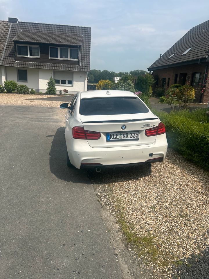 BMW 335i active hybrid in Kranenburg