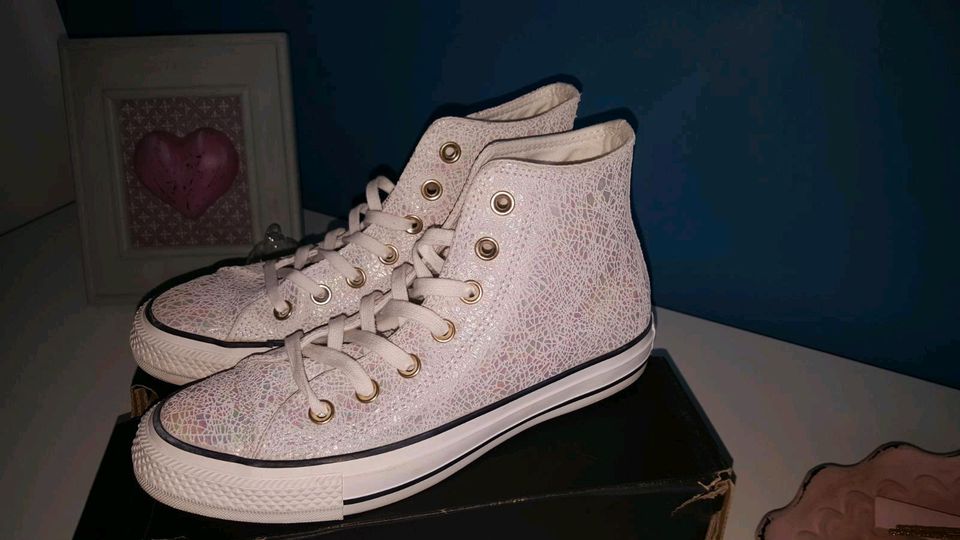 CONVERSE Gr. 37 5 38 weiB creme glanzend schimmernd in Sachsen Anhalt Kothen Anhalt kleinanzeigen