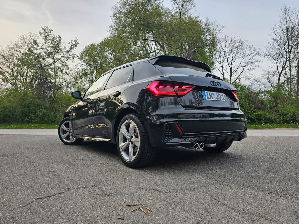 Audi A1 40 TFSI S tronic S line Sportback Schwarz in Ingolstadt