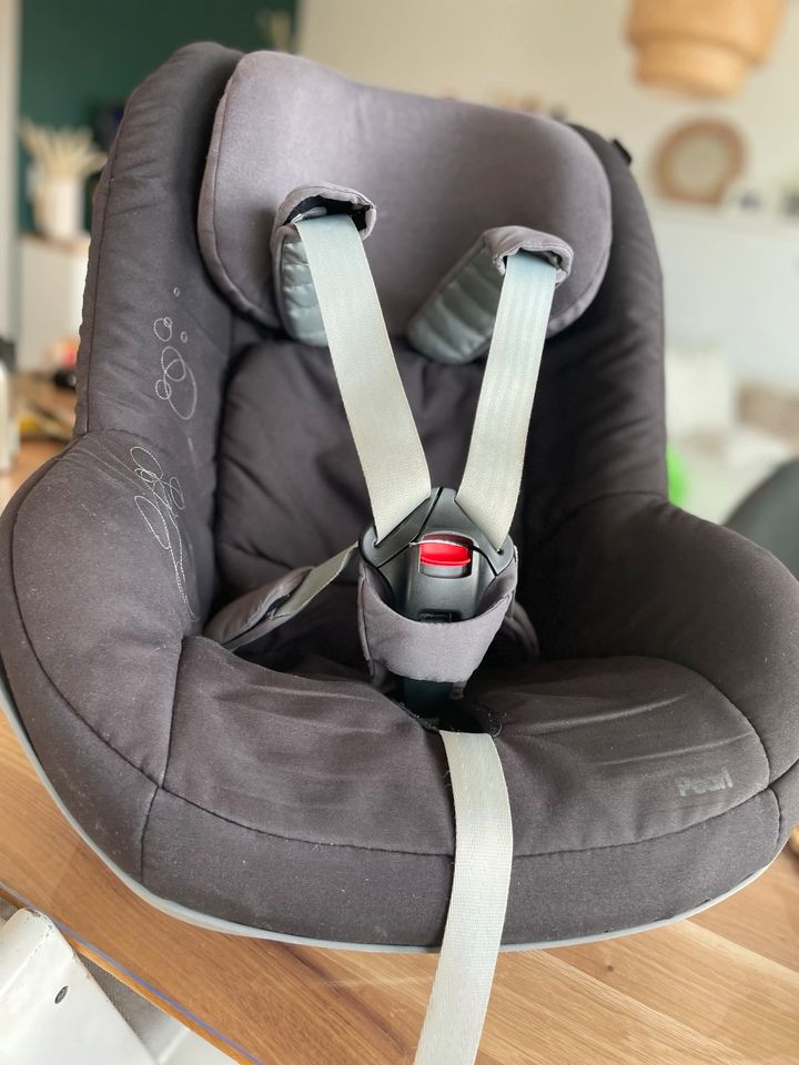 Maxi Cosi Pearl 9-18kg Kindersitz Autositz in München