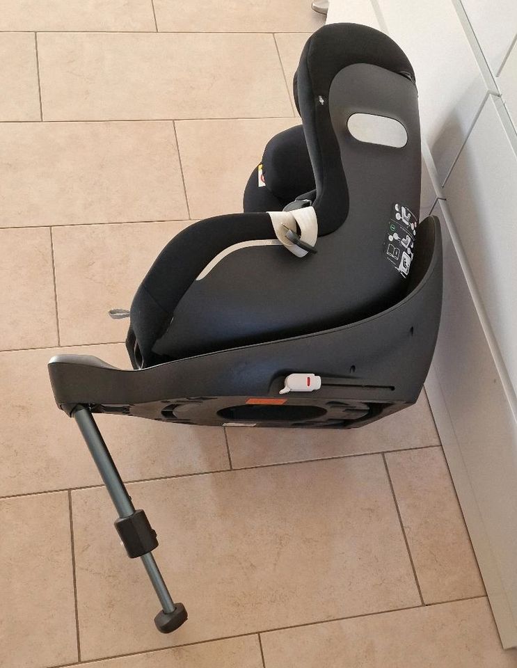 wie NEU: Kindersitz drehbar GB Vaya i-Size ISOFIX in Satin black in Henstedt-Ulzburg