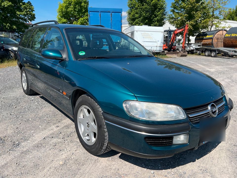 Opel Omega B Caravan 2,0 Automatik in Sachsenheim