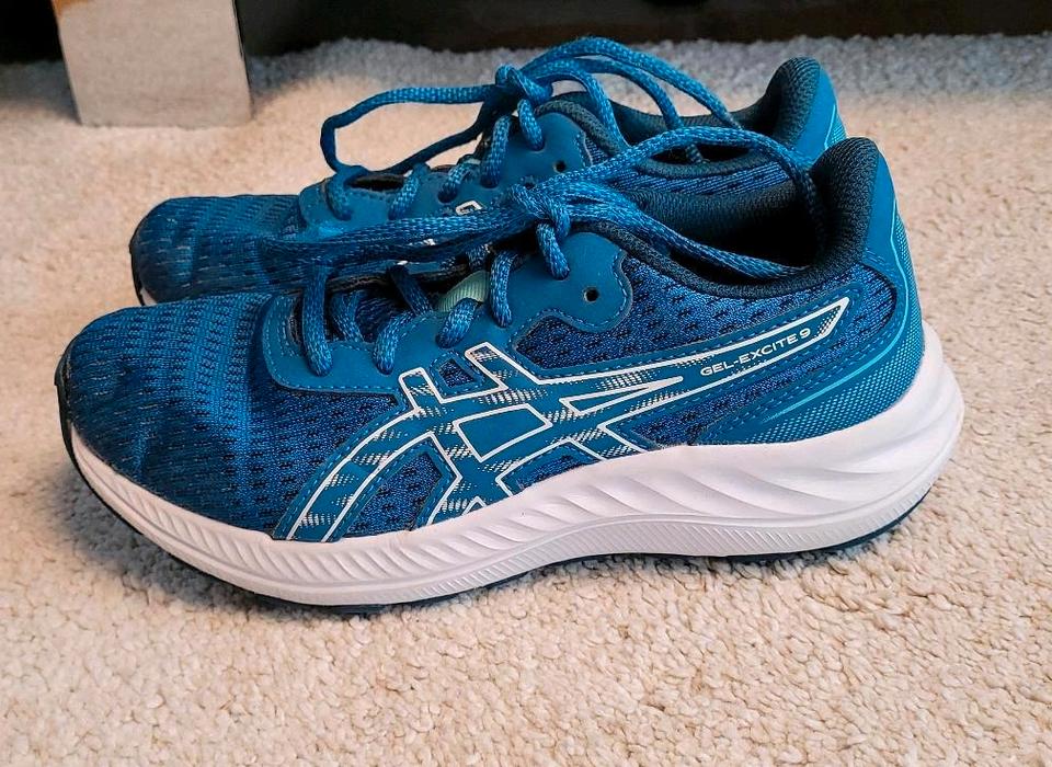Neuwertige Asics Gel Excite Gr. 36 blau