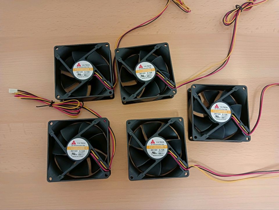 10x Lüfter 12V 80mm YS-TECH FD128025MB-N 3-Pin 2900 U/min Server in Alfeld (Leine)