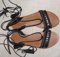 SA Sandalen Gr.39 Obermaterial Leder braun flach mit Perlen wenig Rheinland-Pfalz - Bacharach Vorschau