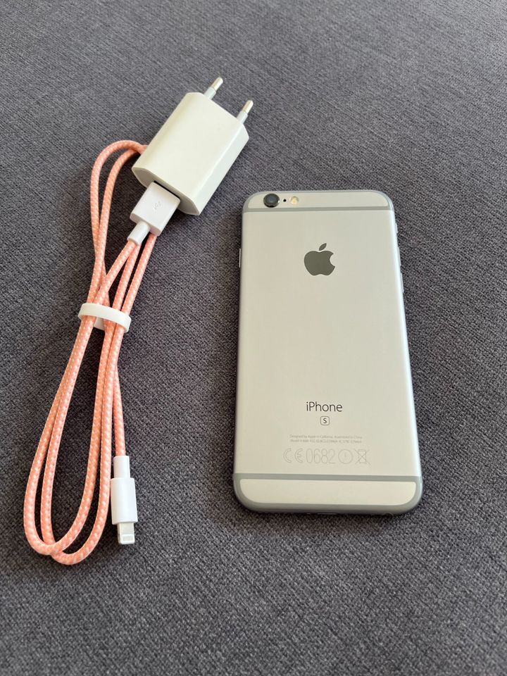 TOP - Apple iPhone 6S 16GB schwarz in Korntal-Münchingen
