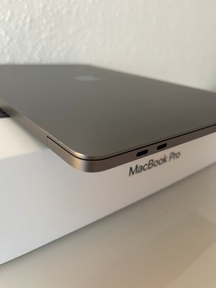 MacBook Pro 13“ 2,7GHz i7 8GB 1TB Apple in Dortmund