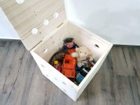 Kinder Sitzwürfel Kindersitz Holz Glück Würfel Staubox Hocker Bayern - Moosbach b. Vohenstrauß Vorschau