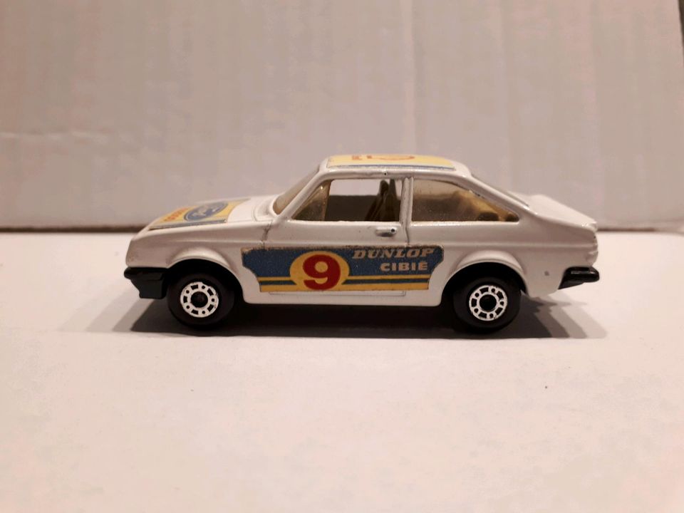 No.9 Matchbox Superfast Ford Escort RS 2000 Weiß /Dekor in Nürnberg (Mittelfr)