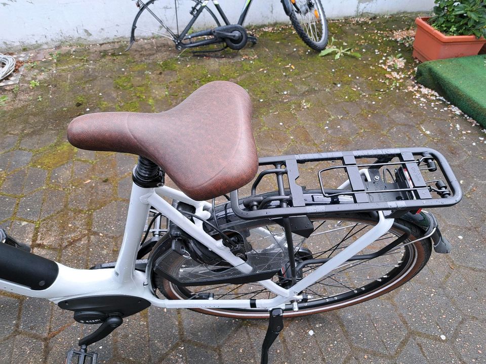 E Bike 28Zoll Damen GAZELLE Arroyo C7 + 2022..860km .NP 3400€ in Langwedel