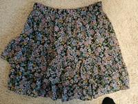 Reserved Minirock 36 Rock gestuft floral schwarz lila Bayern - Lauben Vorschau