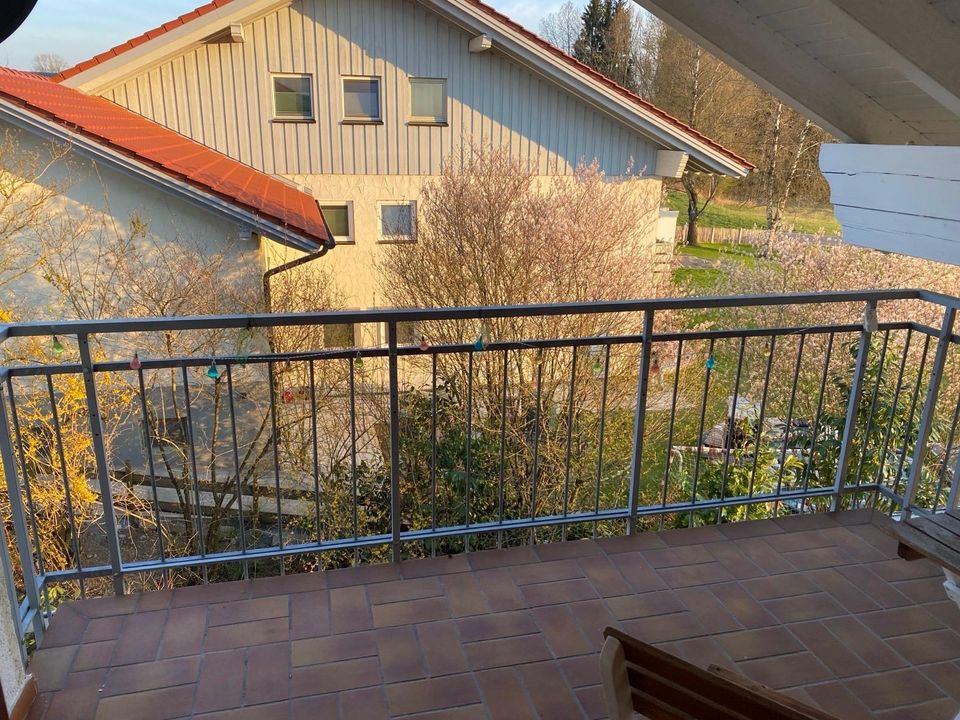 **super liebliche, helle 2,5 Zimmer DG-Wohnung am Ortsrand** in Leutkirch im Allgäu