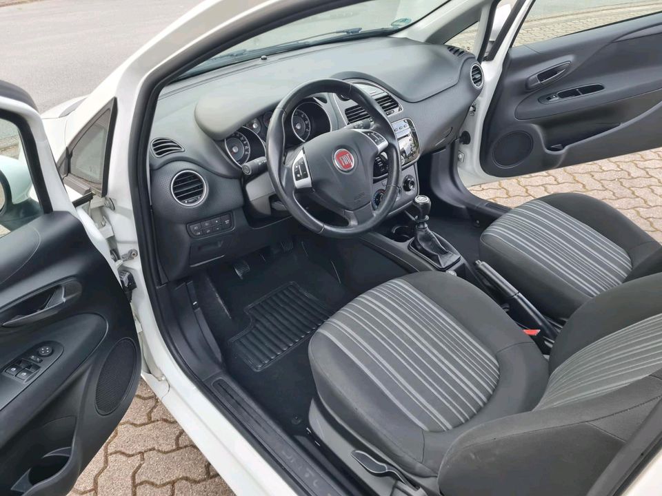 Fiat Punto 1.2 "" Tüv Neu 06.2026 "" Guter Zustand in Lübbecke 