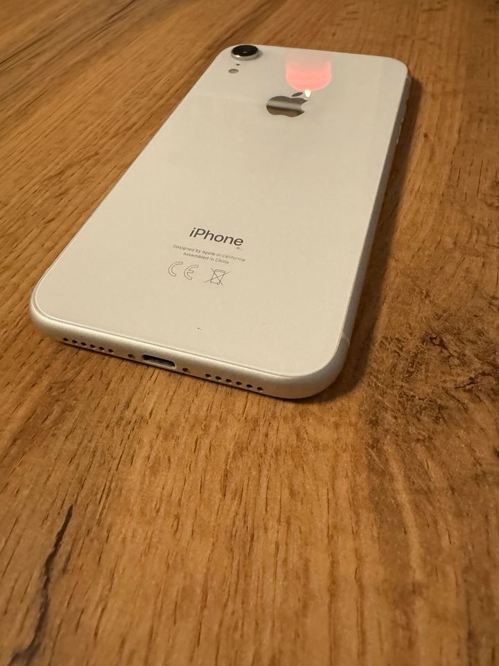 Iphone 64 GB (Weiss) in Böblingen