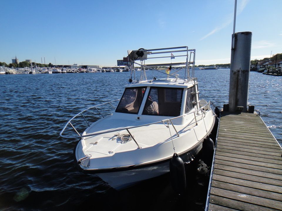 Motorboot, Pilothouse, Flybridge, 2 Motoren in Baesweiler